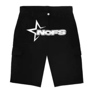 Black NOFS Cargo Short – Schwarze Unisex Cargoshorts im modernen Streetwear-Design mit funktionellen Taschen